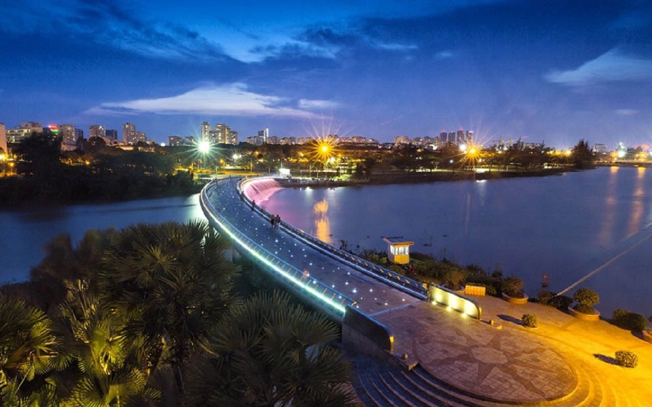 Starlight Bridge - AN Tours Vietnam