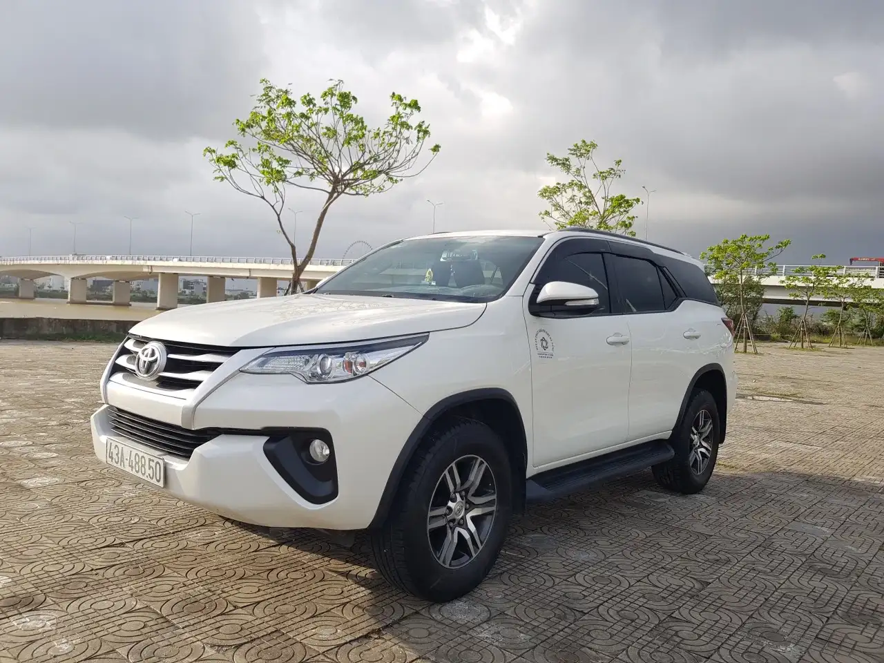 Da Nang/ Hoi An Airport Transfer (DAD) — vehicle photo 1