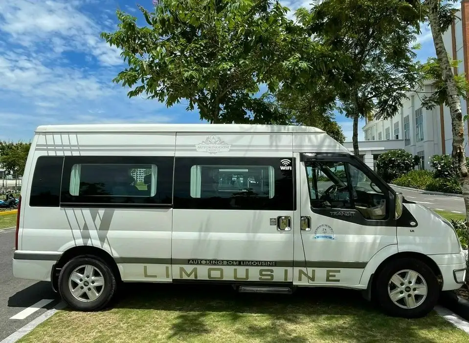 Da Nang/ Hoi An Airport Transfer (DAD) — vehicle photo 3