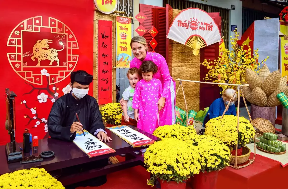 Calligraphy Master Street - Things to do in Tet 2023