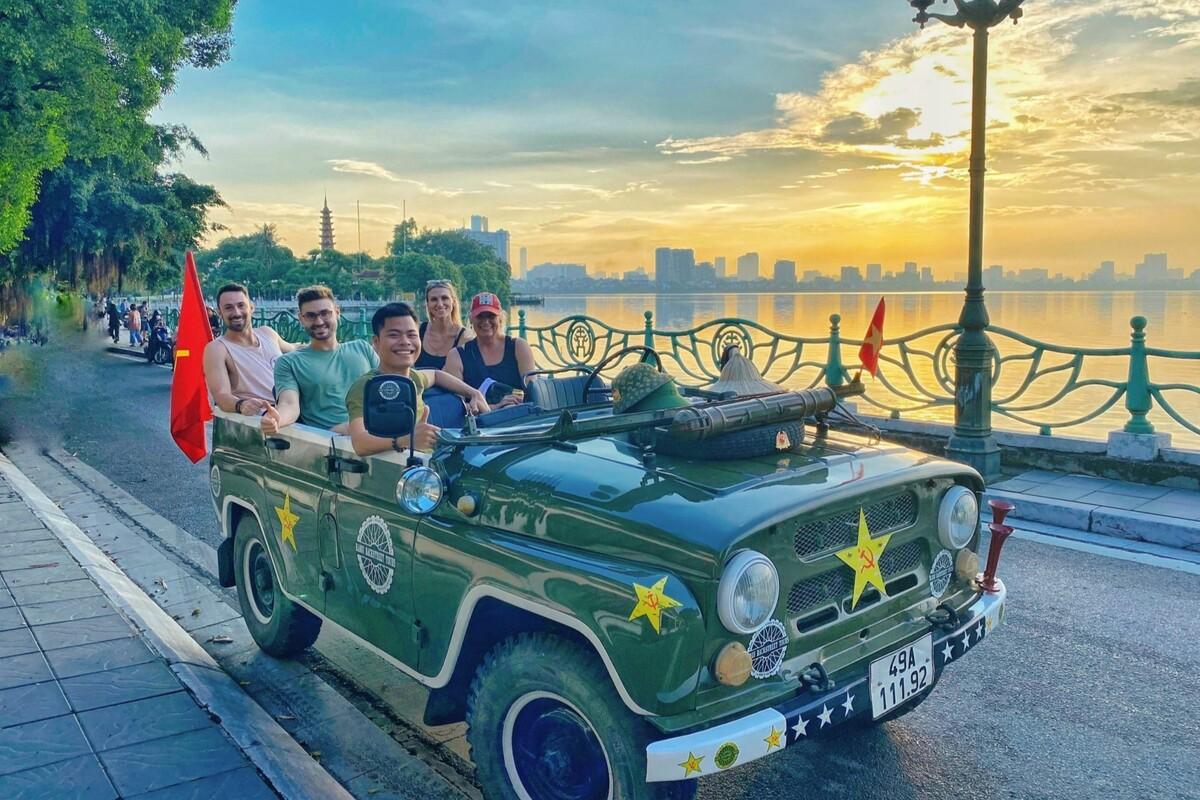 Hanoi Sightseeing Tour & Food by Jeep/ Vintage Motorbike