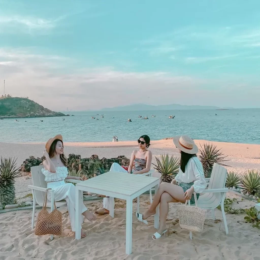 Top 10 most beautiful beaches in Vietnam- Bai xep quy nhon - An tours VietNam