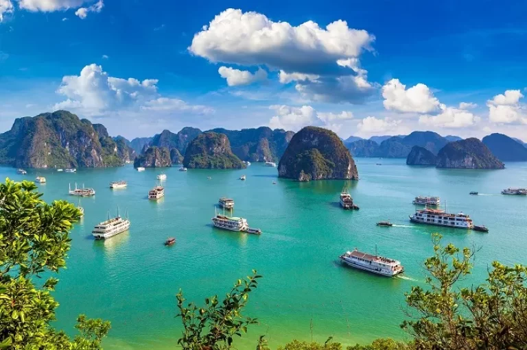 Top 10 most beautiful beaches in Vietnam-Lang Co Beaches - An tours VietNam