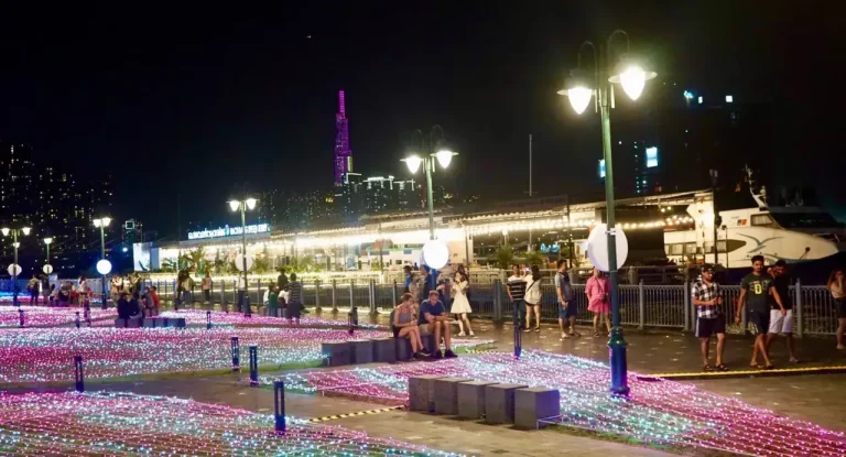 Things to do in Ho Chi Minh at night - AN Tours Vietnam 8