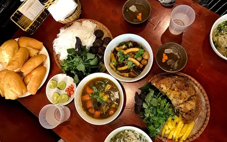 Vietnam travel guide for vegans 01 - AN Tours Vietnam