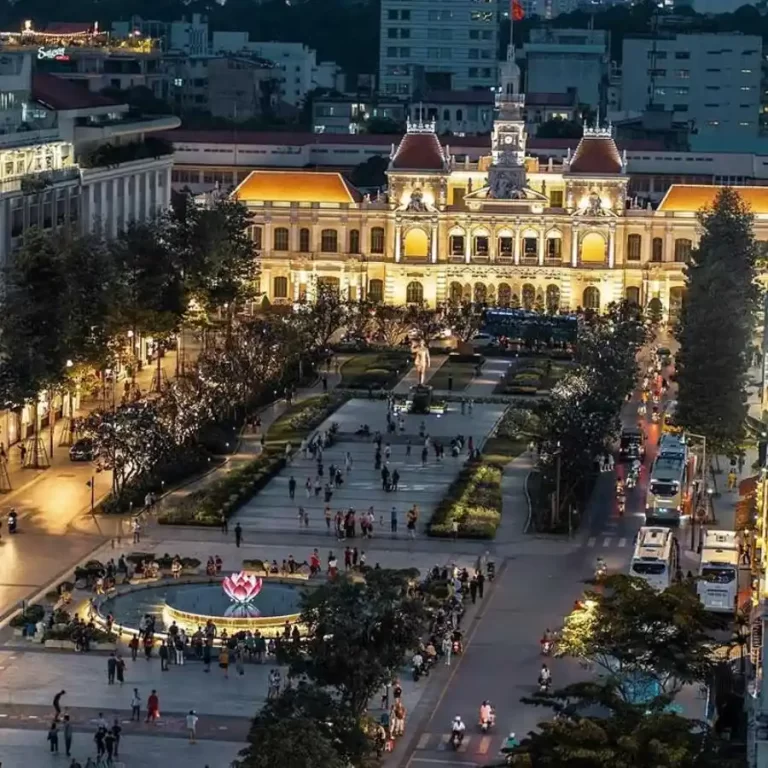 Visit Nguyen Hue Walking Street - AN Tours Vietnam
