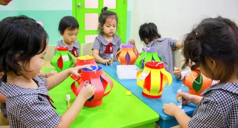 Vietnam Mid-Autumn Festival 2023 latern making by AN Tour Vietnam