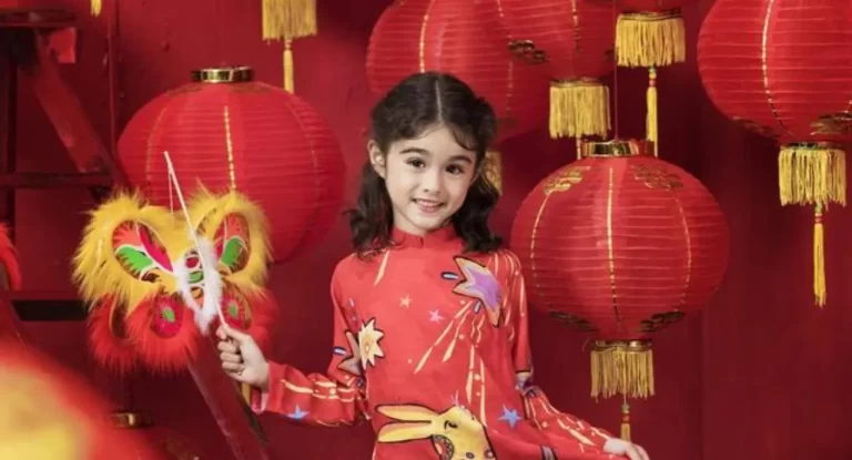 Vietnam Mid-Autumn Festival 2023 wear red to increase luck by AN Tours Vietnam