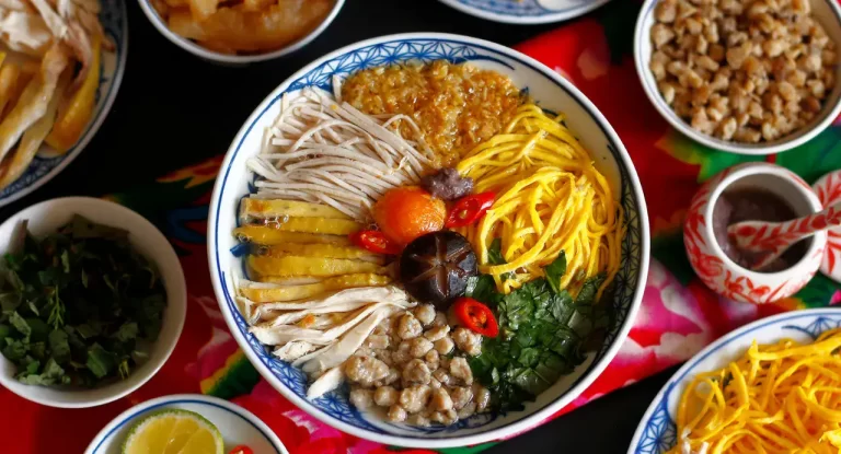 Bun Thang - Hanoi Chicken Combo Noodle Soup