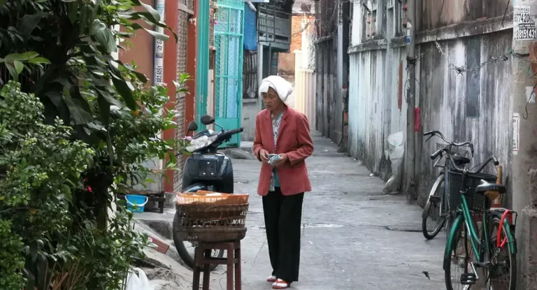 Hidden alleyways - a specialty of Ho Chi Minh City
