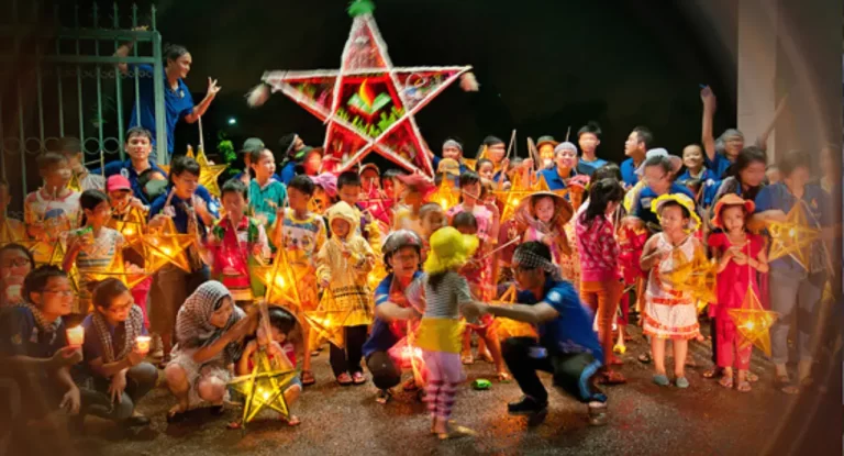 Vietnam-Mid-Autumn Festival 2023 bring family to occasion by AN Tours Vietnam