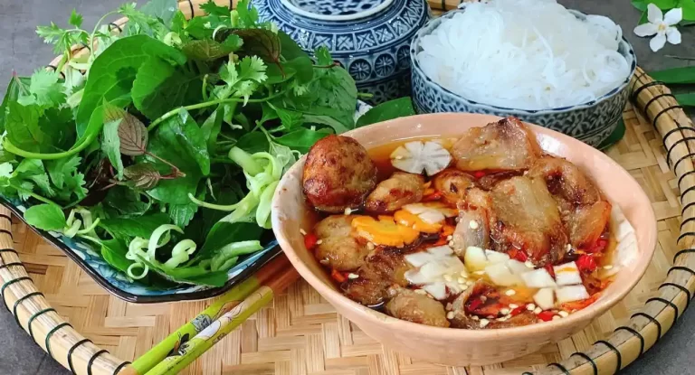 Bun Cha Ha Noi - Rice Noodles With Vietnamese Grilled Pork