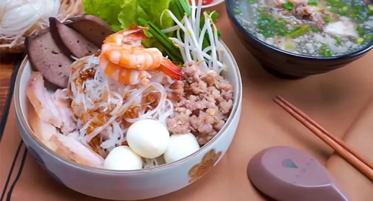 Nam Vang Clear Rice Noodle Soup local food in Ho Chi Minh City by AN Tour Vietnam