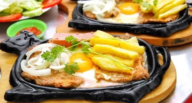 Bo ne local food in Ho Chi Minh City by AN Tour Vietnam