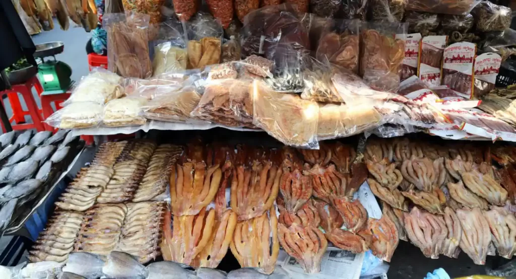 Ho Chi Minh City also converges world cuisine - AN Tours Vietnam