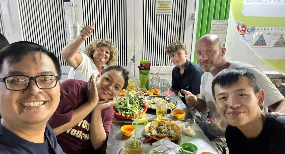 Local Night Food Tour By Scooters - AN Tours Vietnam (2)