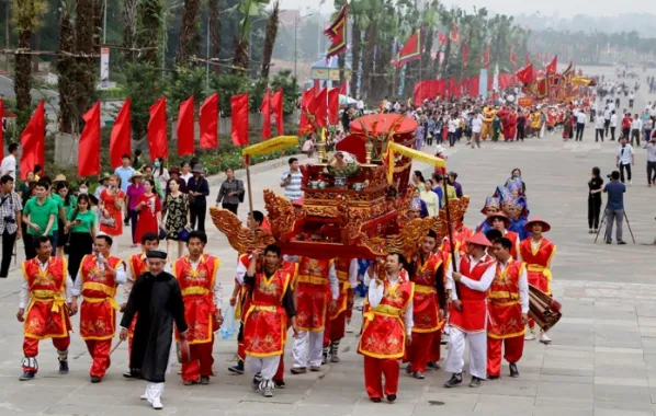 Explore Hung Temple Festival - AN Tours Vietnam