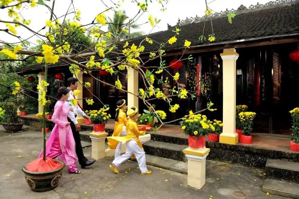 First foot when visiting relatives' house - AN Tours Vietnam