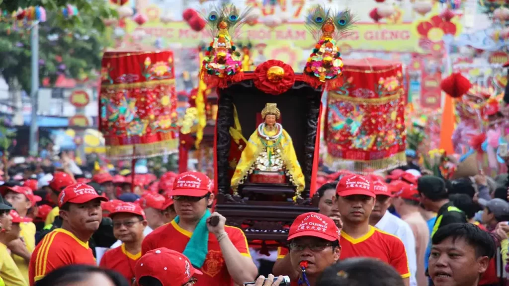 The Festival held at the temple - AN Tours Vietnam