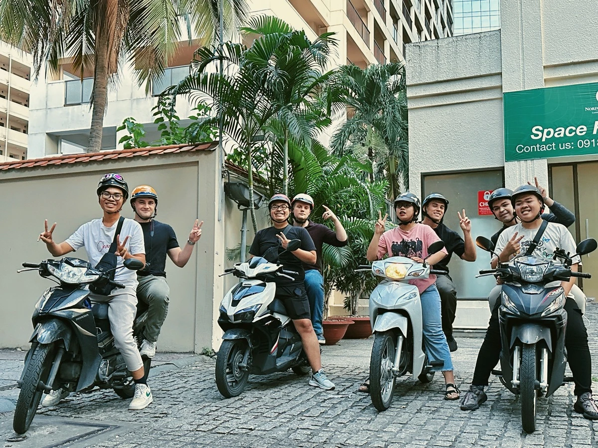 HCMC Food Tour for the U.S. Embassy officers - Pickup