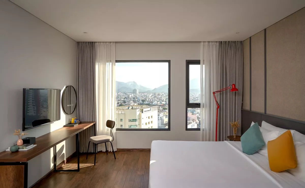 Roomy room - Em Oi Hotel Nha Trang