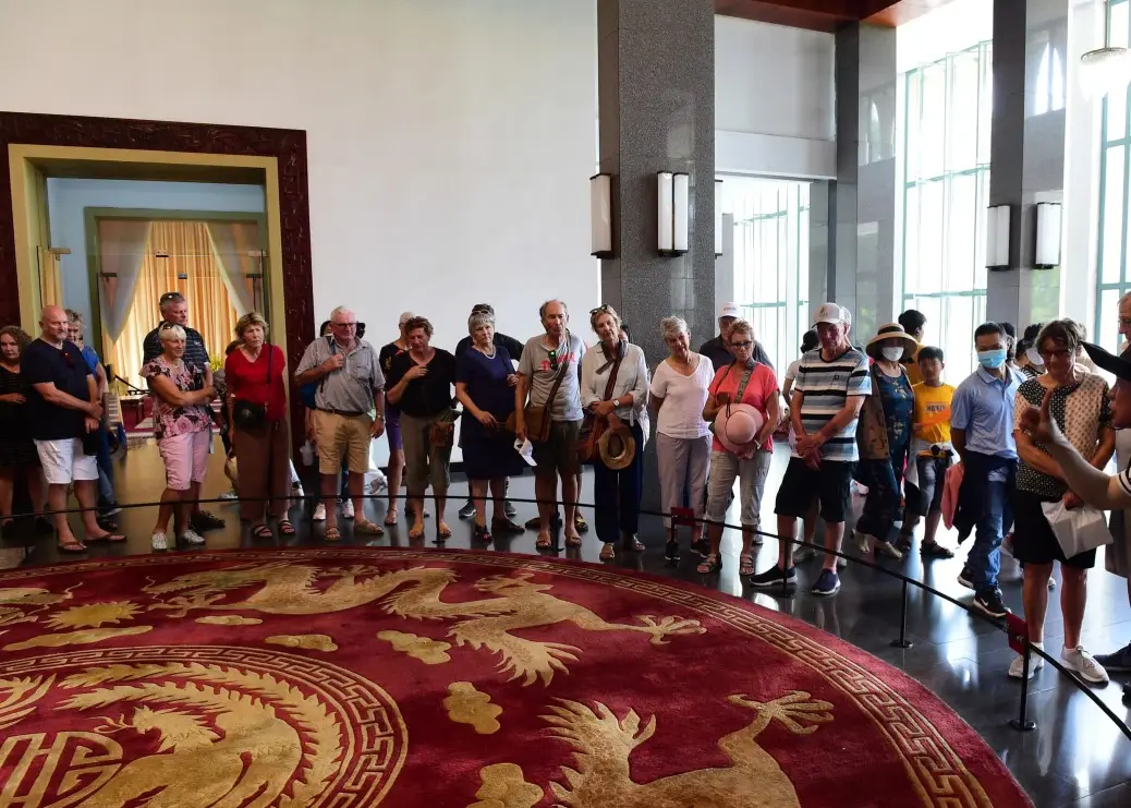 A lot of tourists still enjoyed Independence Palace despite the crowd