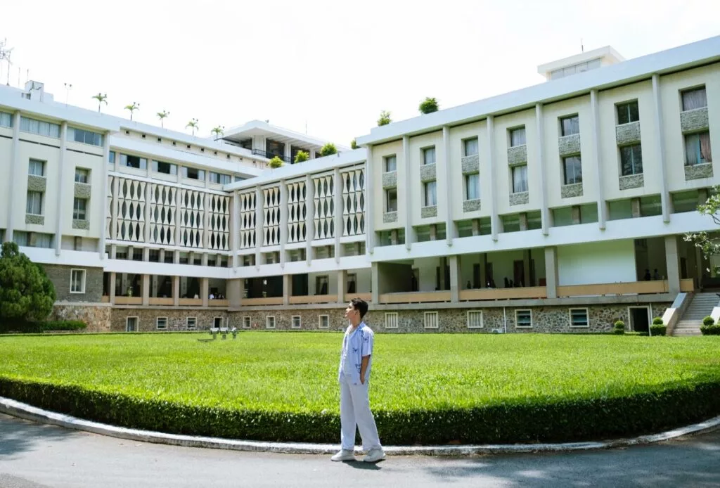 Photgraphy from the back of Independence Palace
