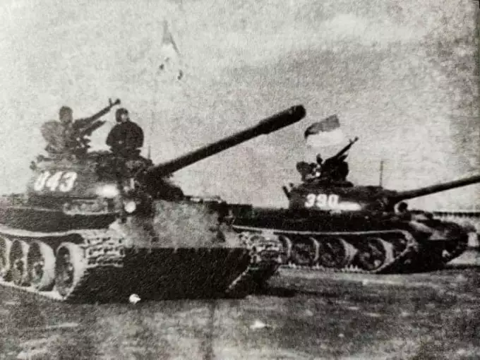 Tank 843 and Tank 390