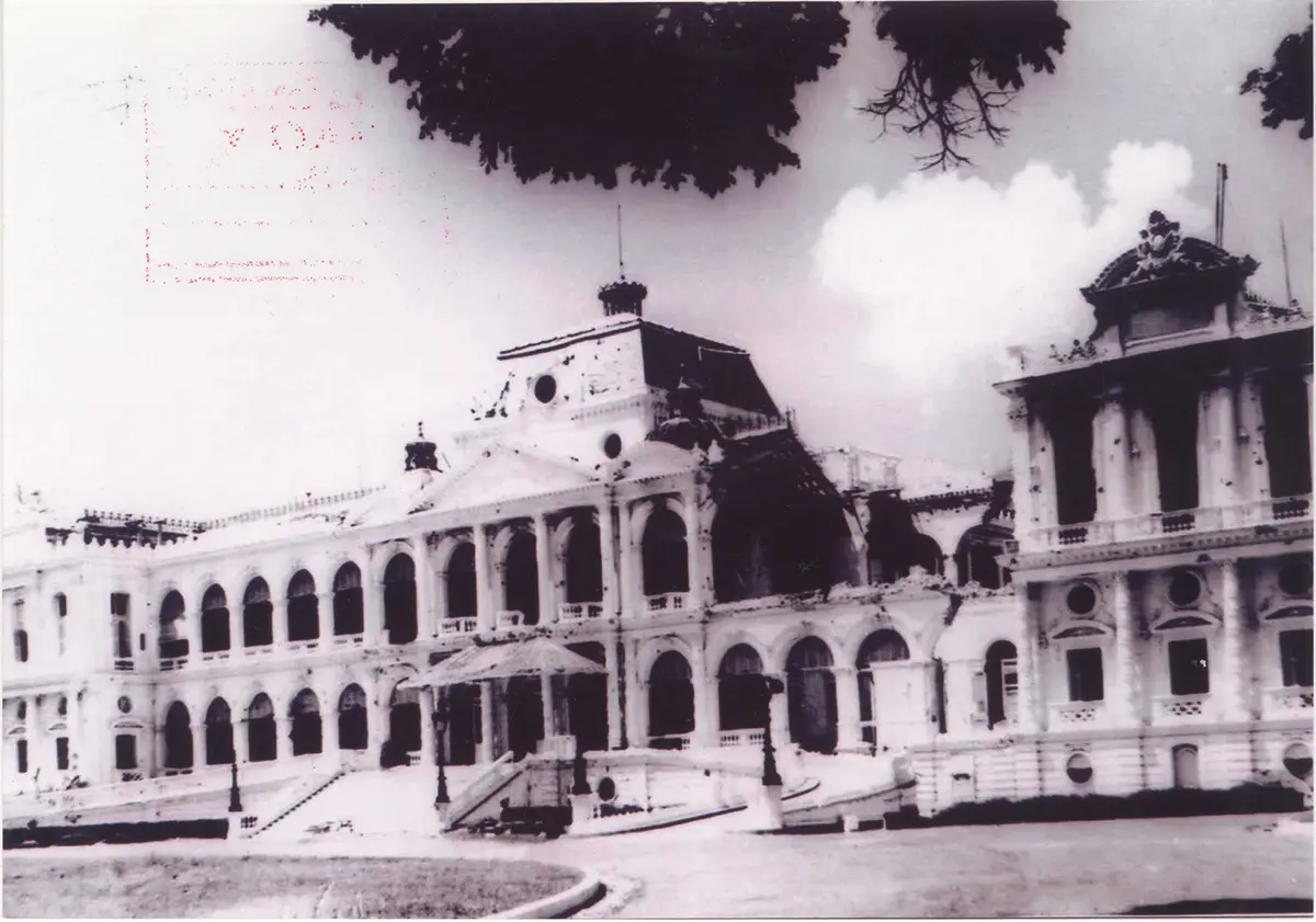 The photo of Independence Palace after the bombing in 1962