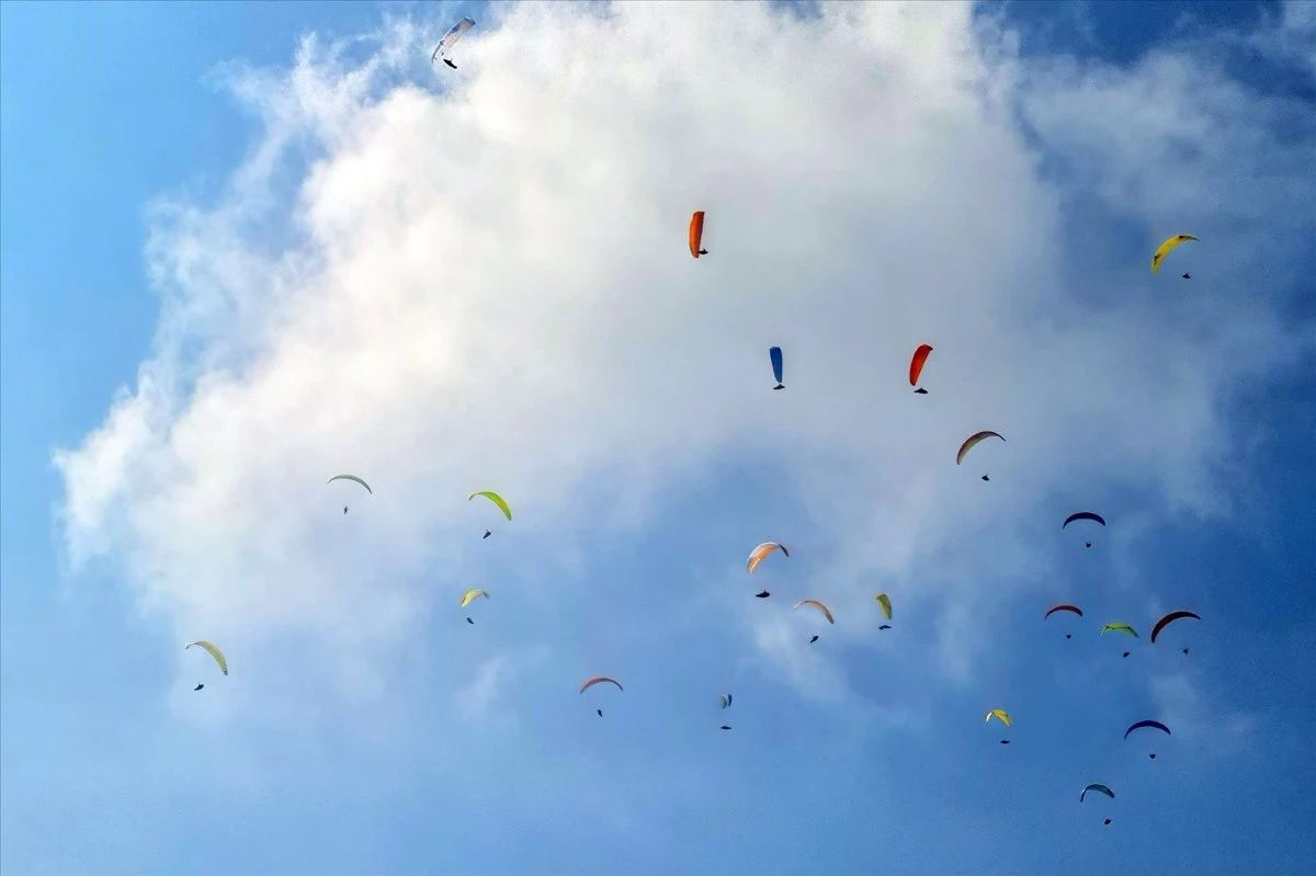 Vietnam first national paragliding competition - 3