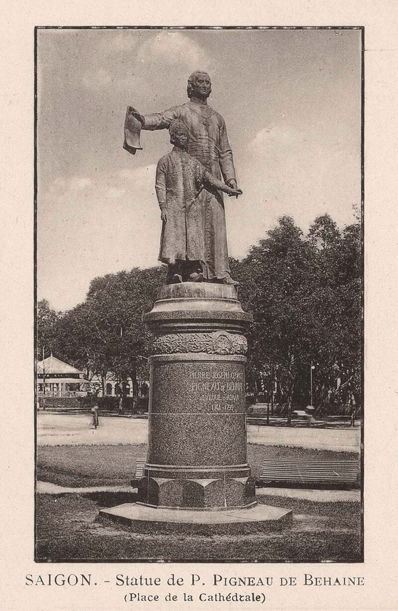 A closer look at the statue in front of Notre Dame Cathedral Saigon before 1945