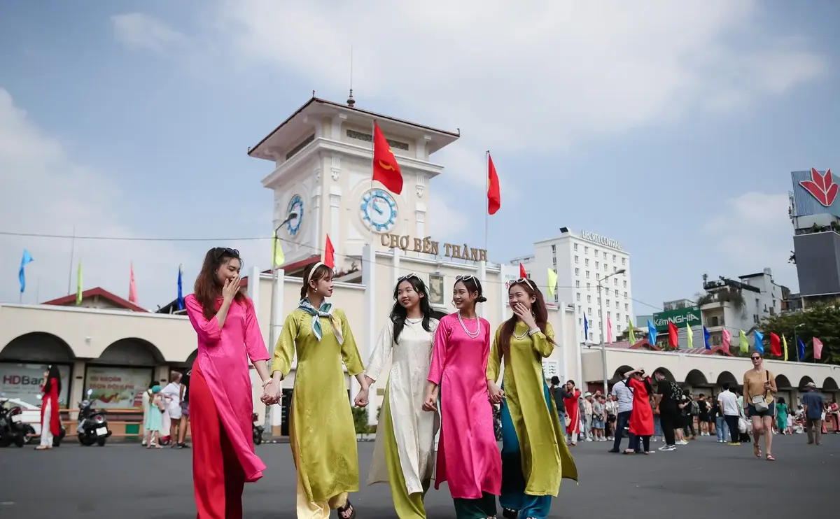 Check in Ben Thanh Market in Tet 2024