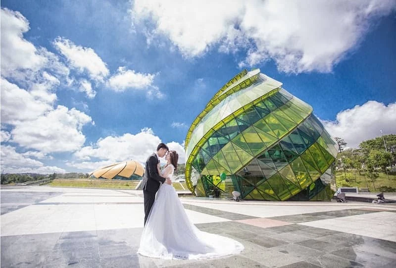 Couple photo in Lam Vien Square - Da Lat