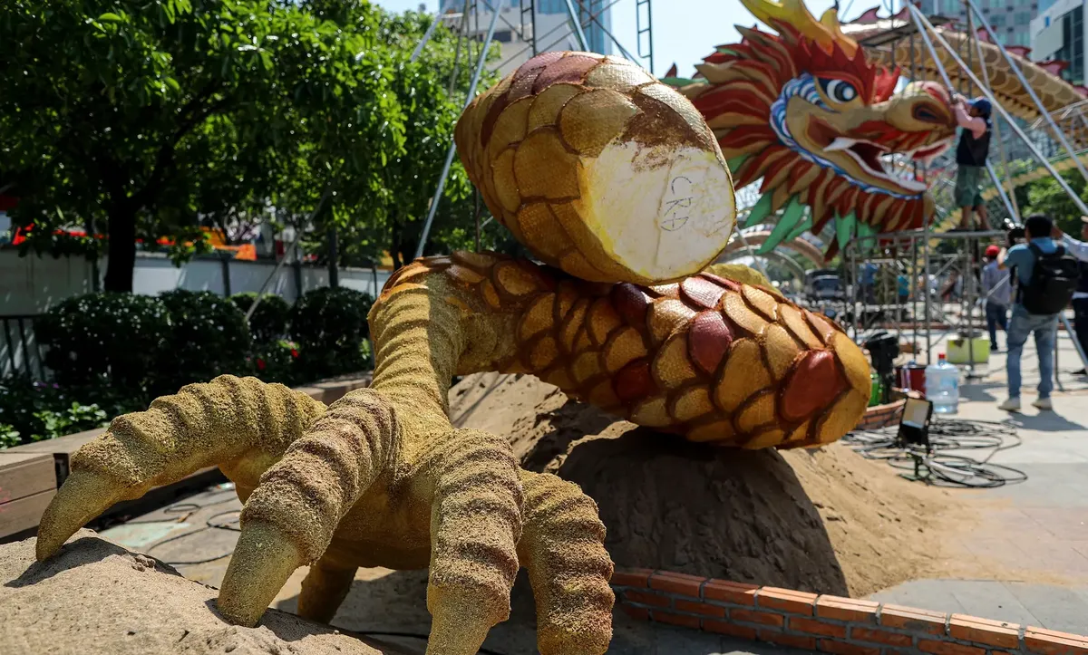 Feet of the Dragon Figure on Nguyen Hue Flower Street 2024