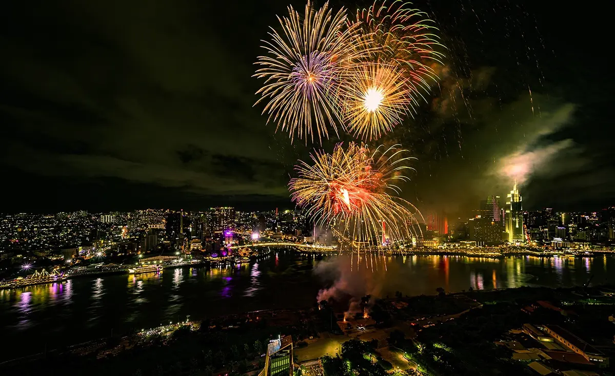 Fireworks display in Ho Chi Minh City - Lunar New Year - Tet