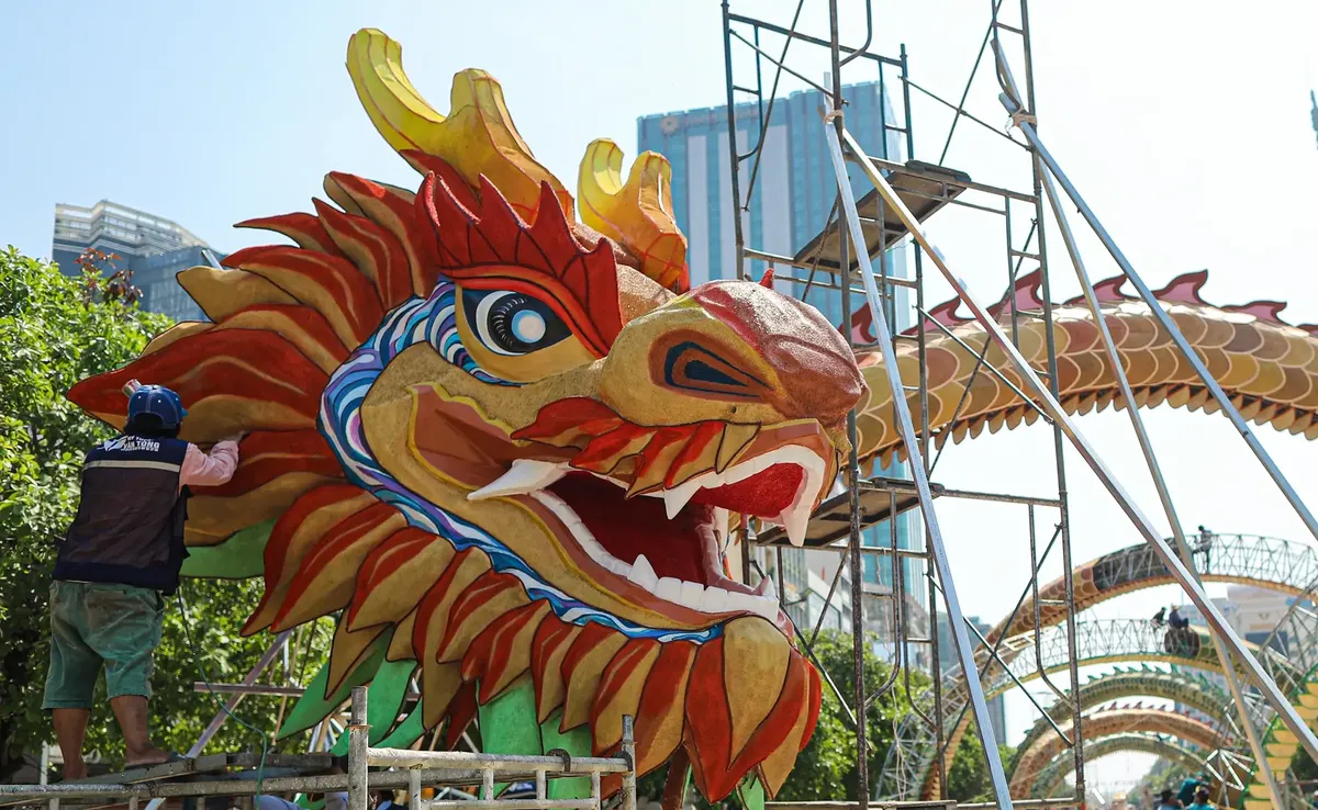 Head of the Dragon Figure on Nguyen Hue Flower Street 2024