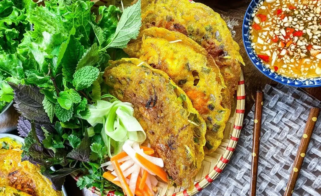Prepare your Banh Xeo before eating