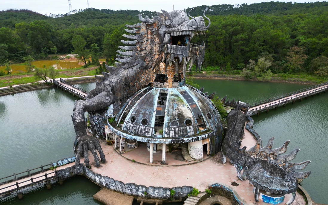 Dragon Aquarium
