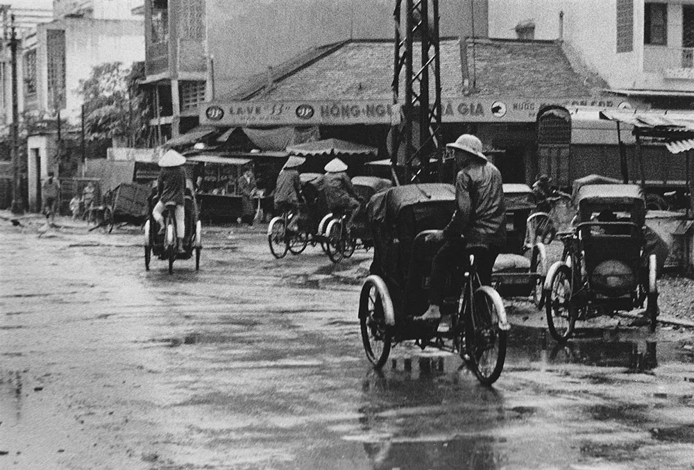 Image of the first cyclos running on Saigon's streets in 1940