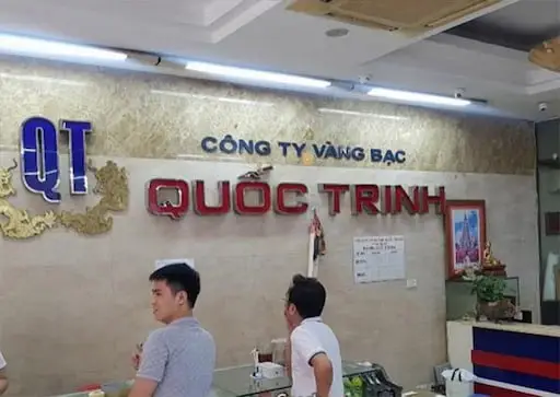 Inside Quoc Trinh Gold shop
