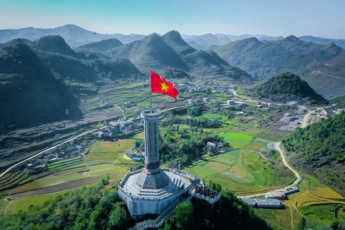 Lung Cu Flag Point