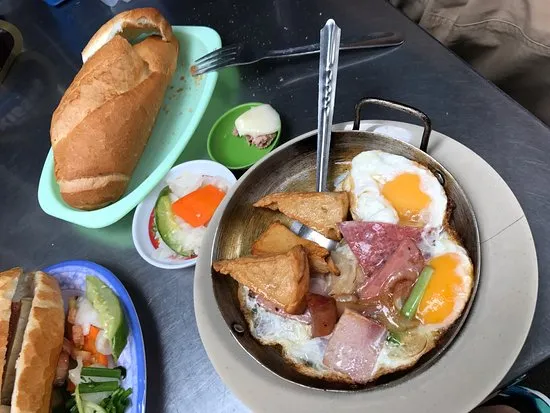 Banh Mi Hoa Ma