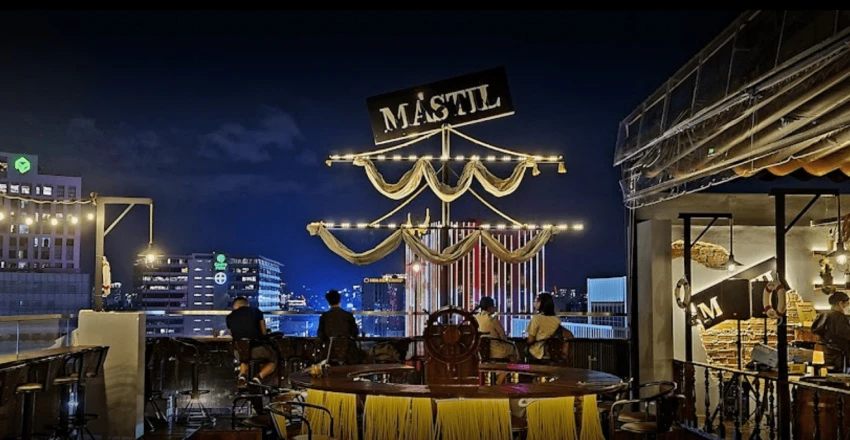 Mastil Rooftop
