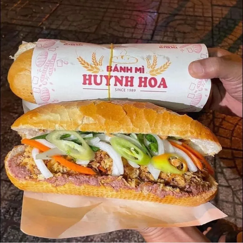 banh mi huynh hoa