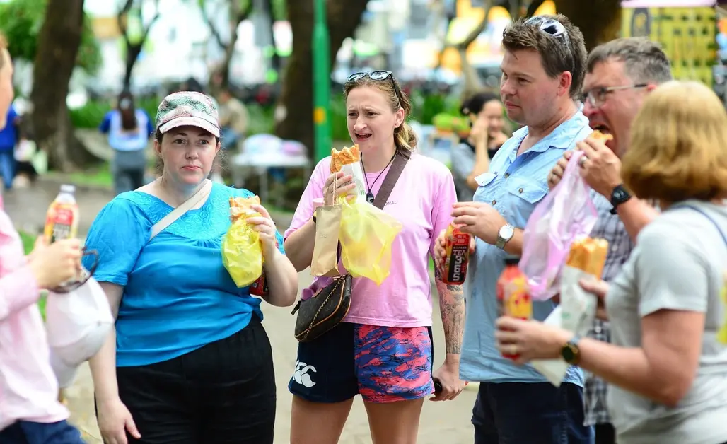 Tourists are excited in the Vietnam Banh Mi Festival 2024