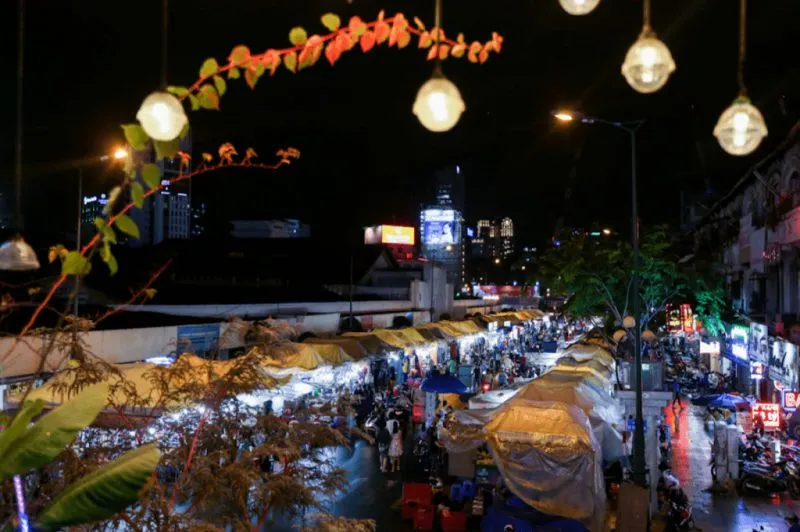 Ba Hom Night Market