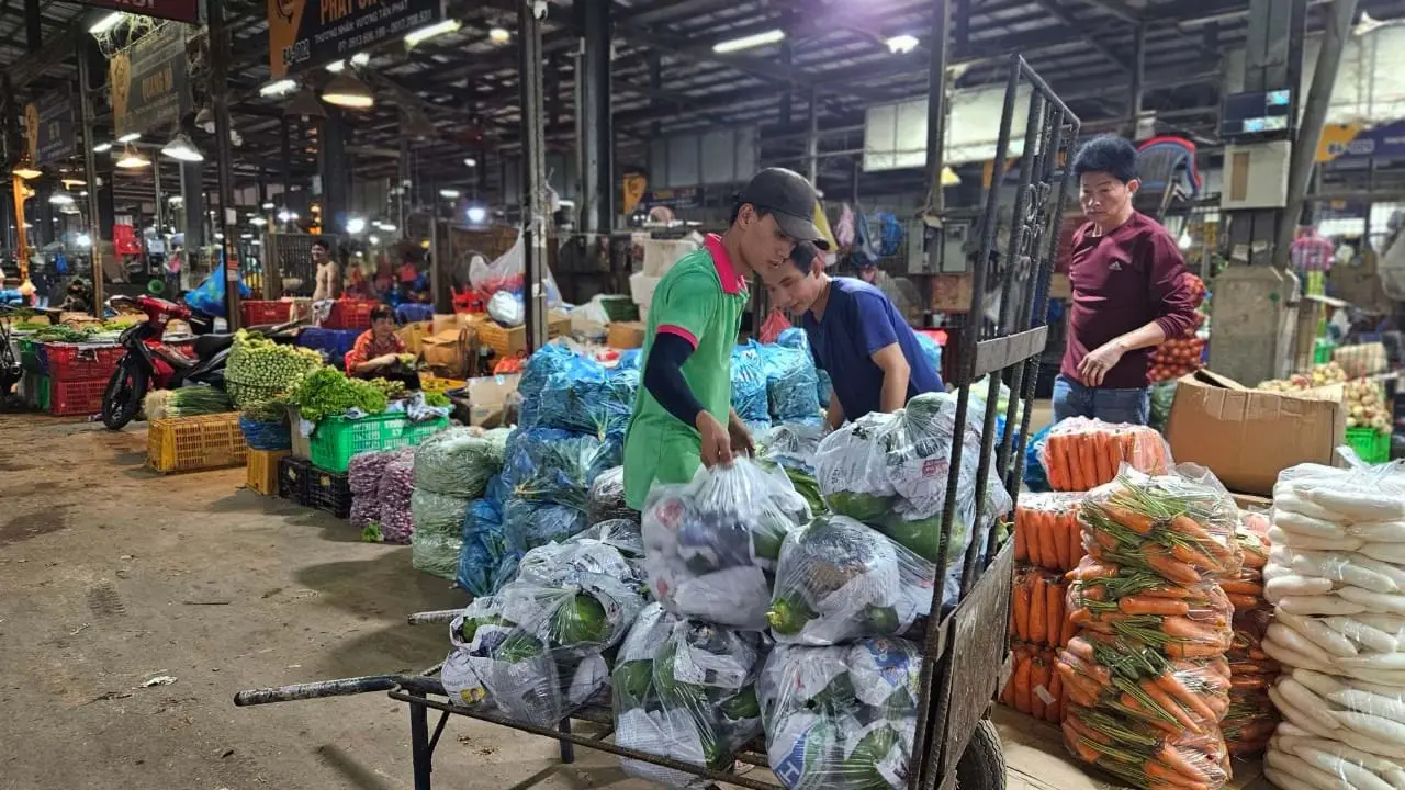 Binh Dien Wholesale Market