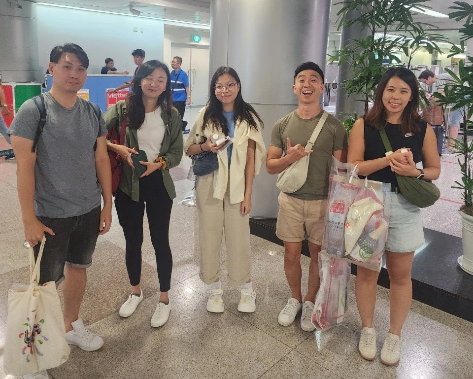 A group of friends can go to hotel for resting quicky as they do not have to wait hours at the airport