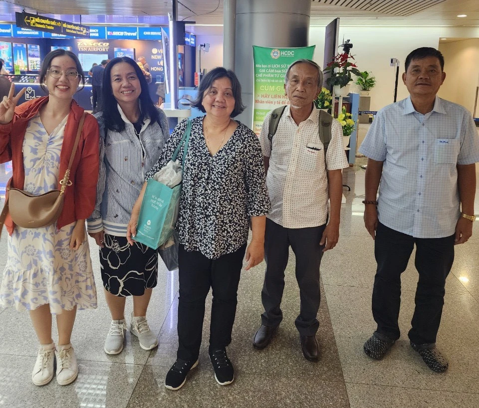 Elderly travelers are free from tiredness thanks to our airport fast track