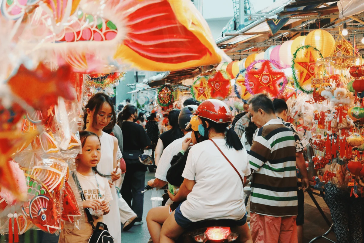 Saigon Lantern Street